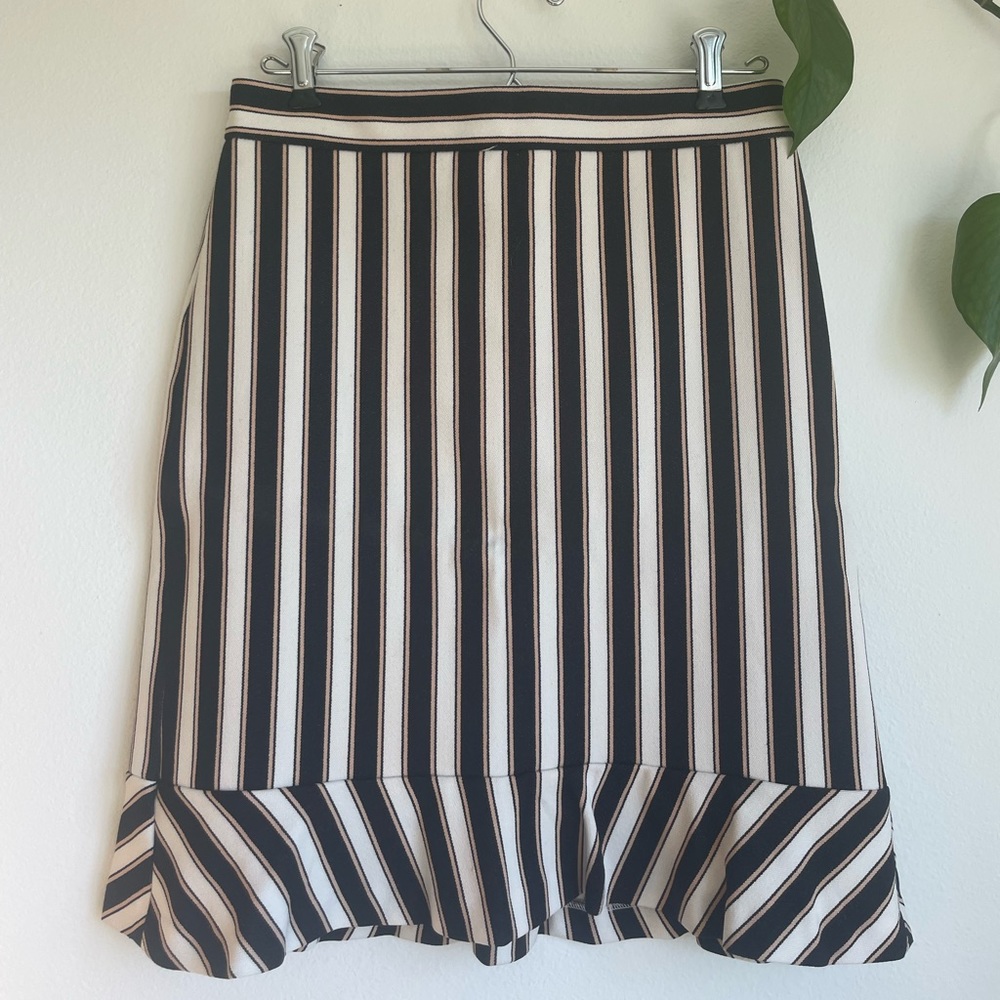 Ann Taylor pencil skirt, perfect for the office!